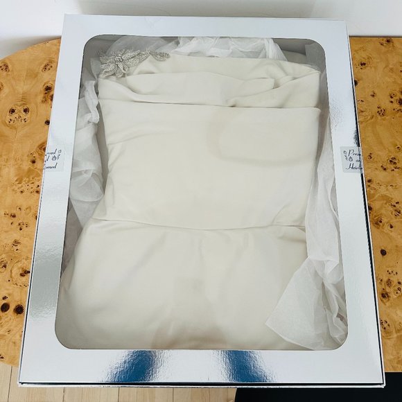 Vera Wang Bridal Collection 12182D - Picture 8 of 15